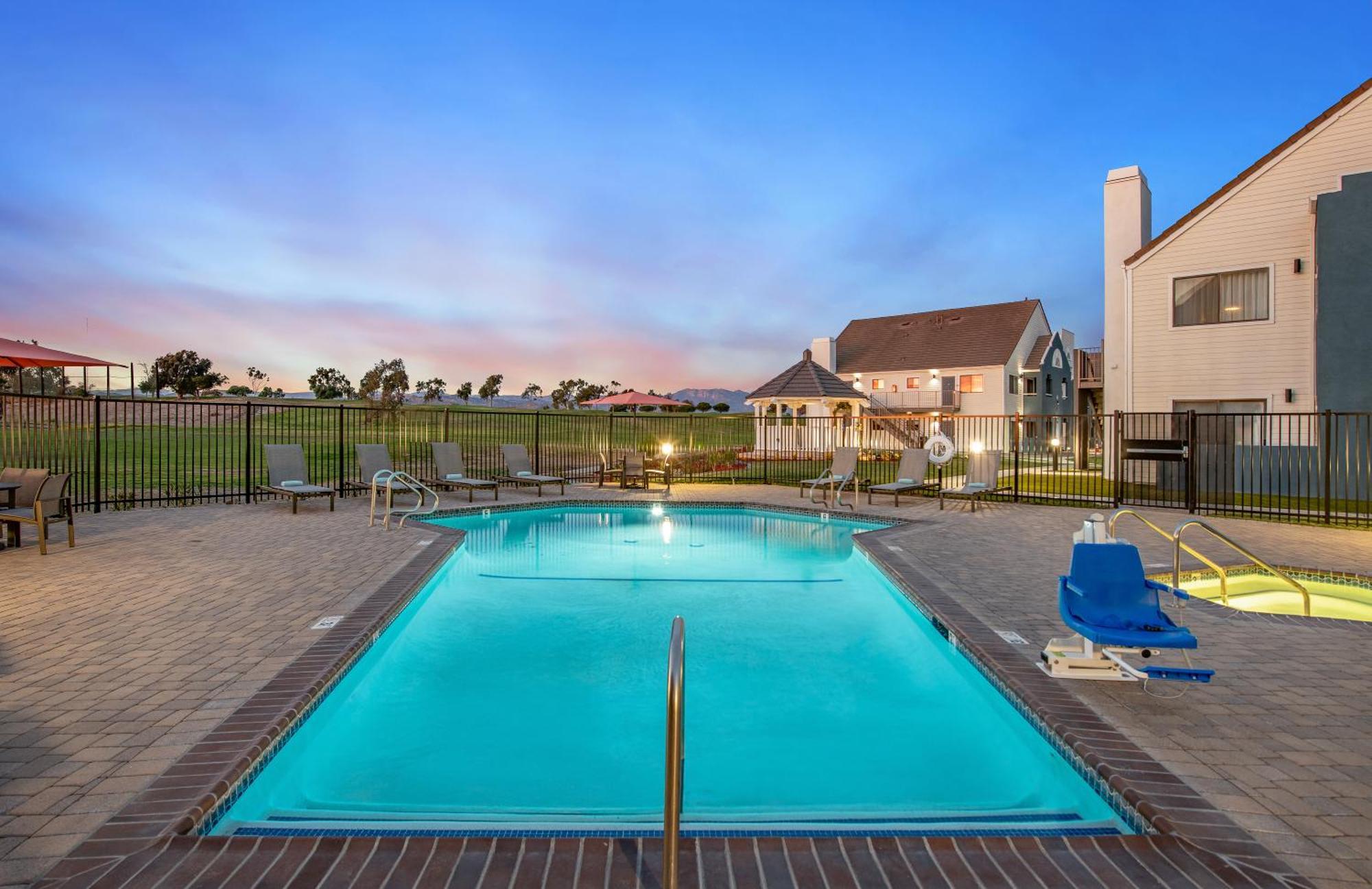 Staybridge Suites Oxnard - River Ridge By Ihg Exterior photo