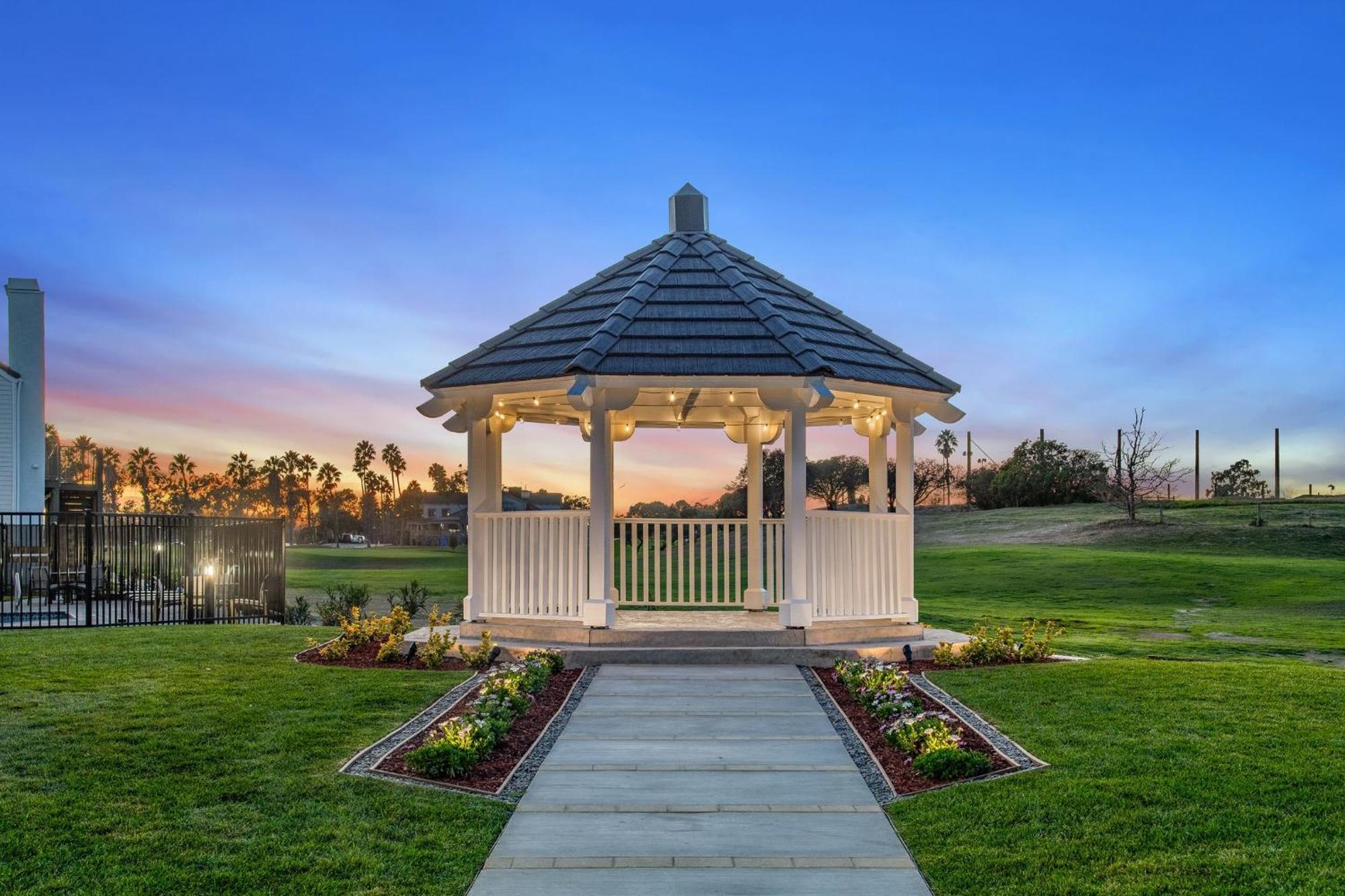 Staybridge Suites Oxnard - River Ridge By Ihg Exterior photo